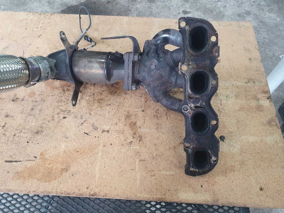 Kolektor wydechowy złącze portki Vw Touran 04 r 1.6 Fsi 115 km BAG