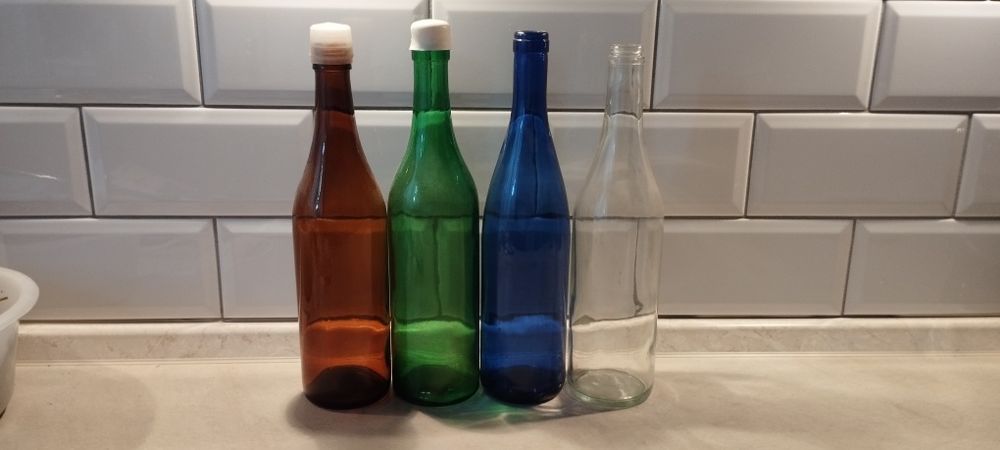 4 sztuki Butelek szklanych pojemności 0,75 l z czasów PRL-u - Vintage