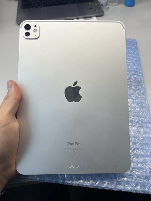 iPad M4 pro 11 a2836 iCloud