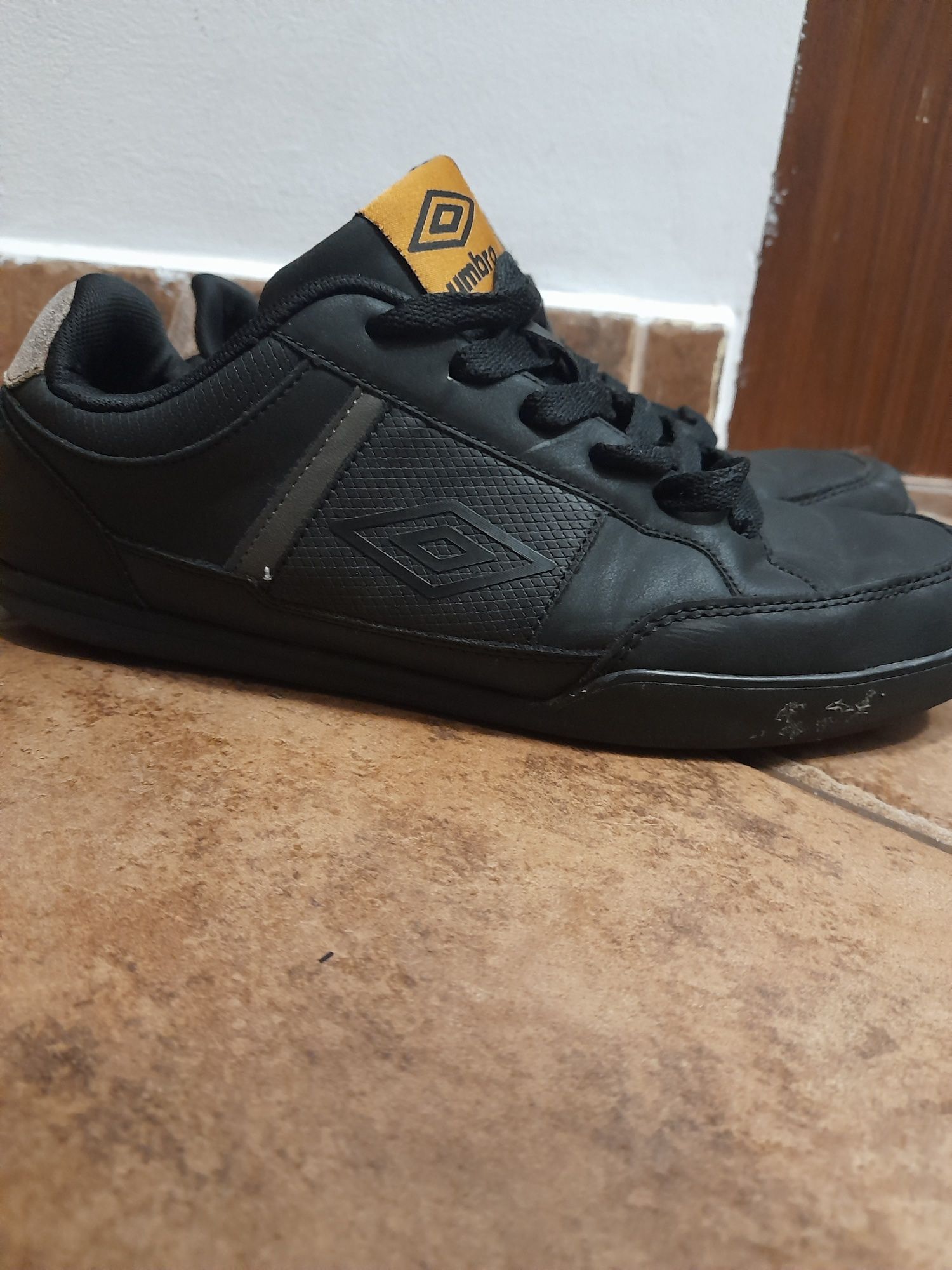 Sprzedam buty Umbro