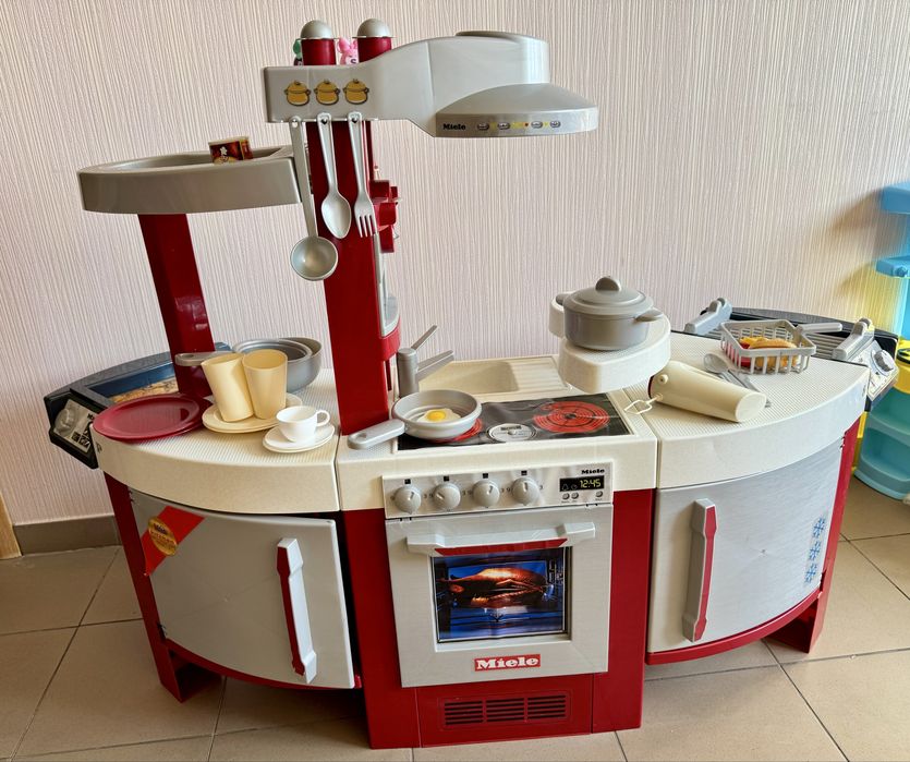 Дитячі кухні , дерев’яні та пластикові