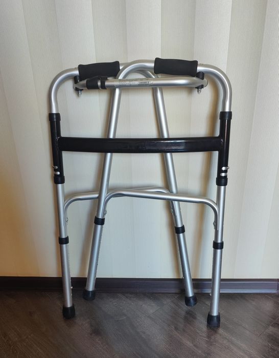 Ходунки для дорослих