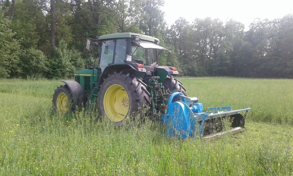 Wykaszanie, koszenie nieużytków łąk kosiarka bijakowa, mulczowanie