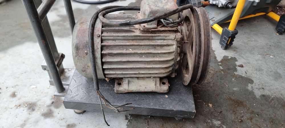 Stary silnik 2.2 kw Prl