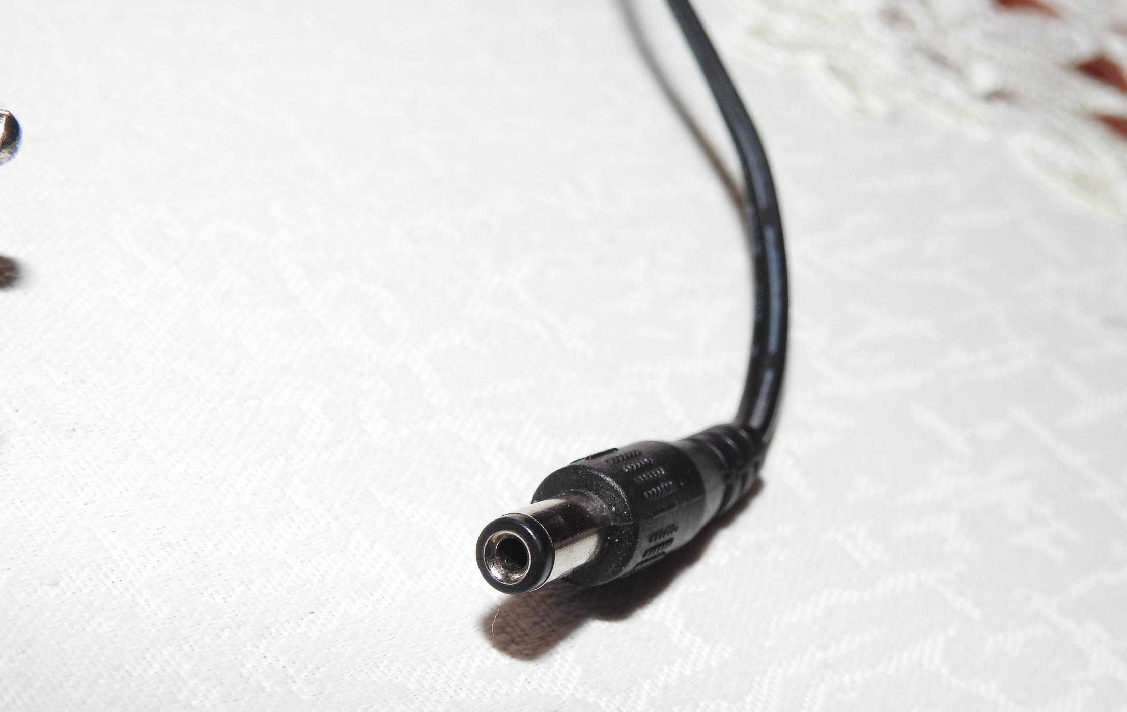 Zasilacz ładowarka 12V-0.6A