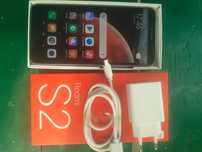 Redmi s2 в хорошому стані,9 Андроїд, пам'яті 3/32 ГБ,