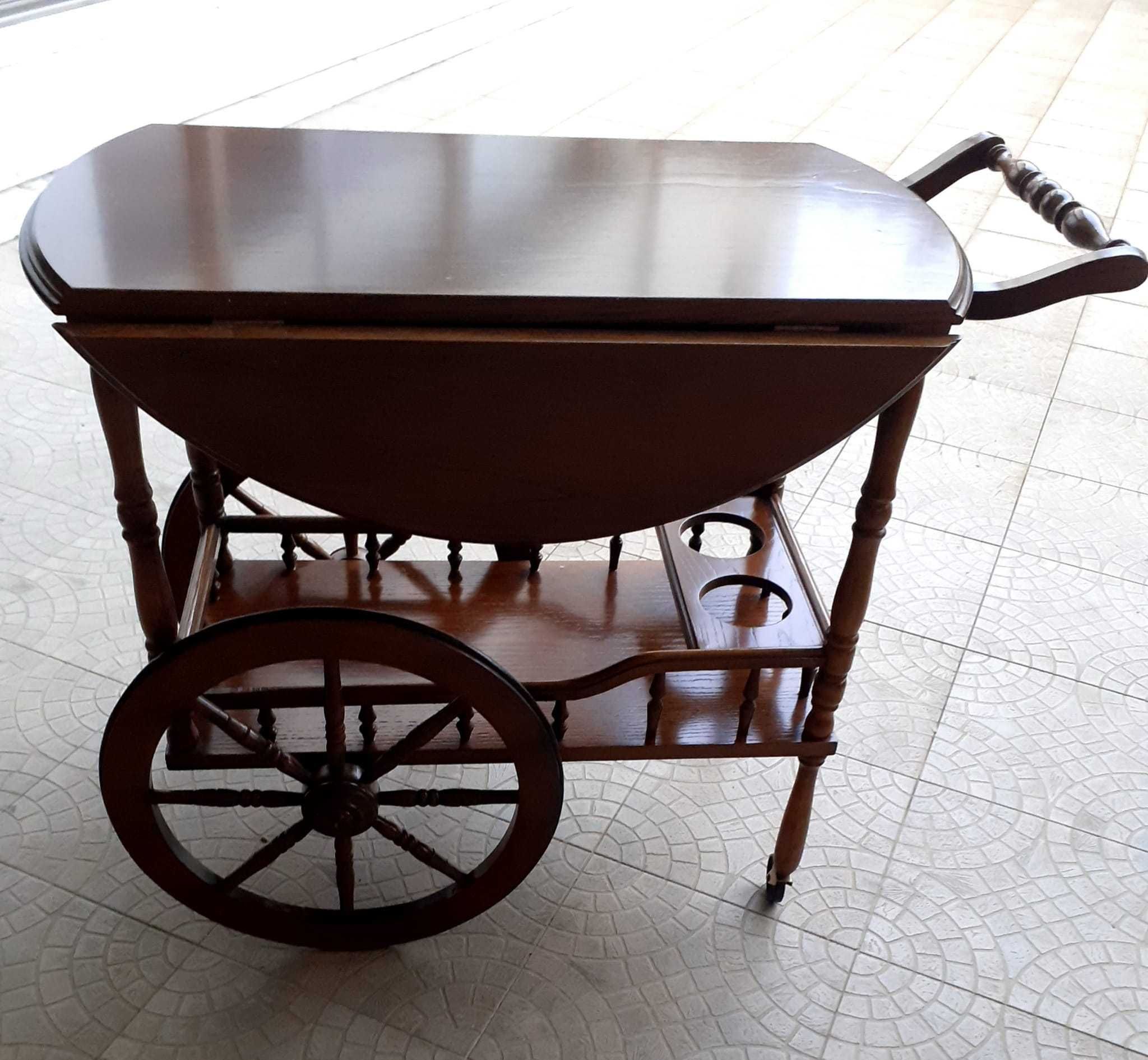 Carrinho de chá em madeira de Castanho