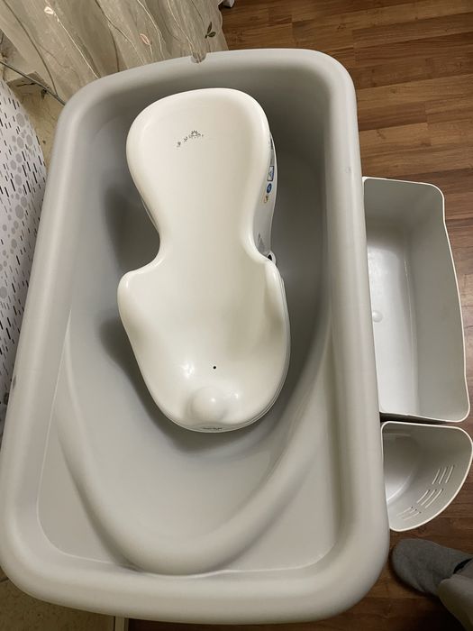 пеленальний столик із ванночкою Chicco Cuddle & Bubble