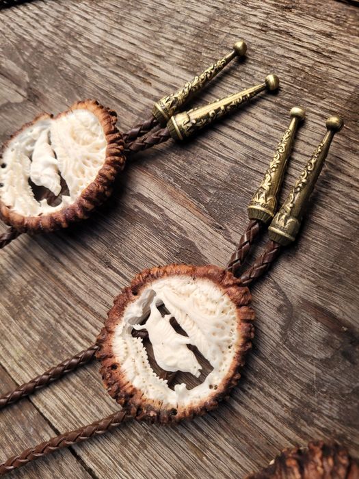 Sarna rogacz parostki koziołek Bolo krawatnik rękodzieło w róży jeleni