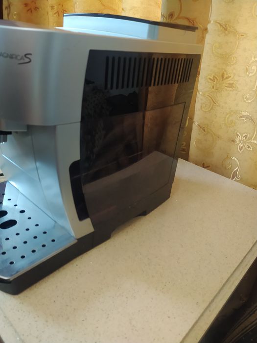 Кофемашина Delonghi Magnifica S