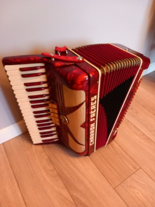Akordeon Charron Freres 80B./96 klawiatura