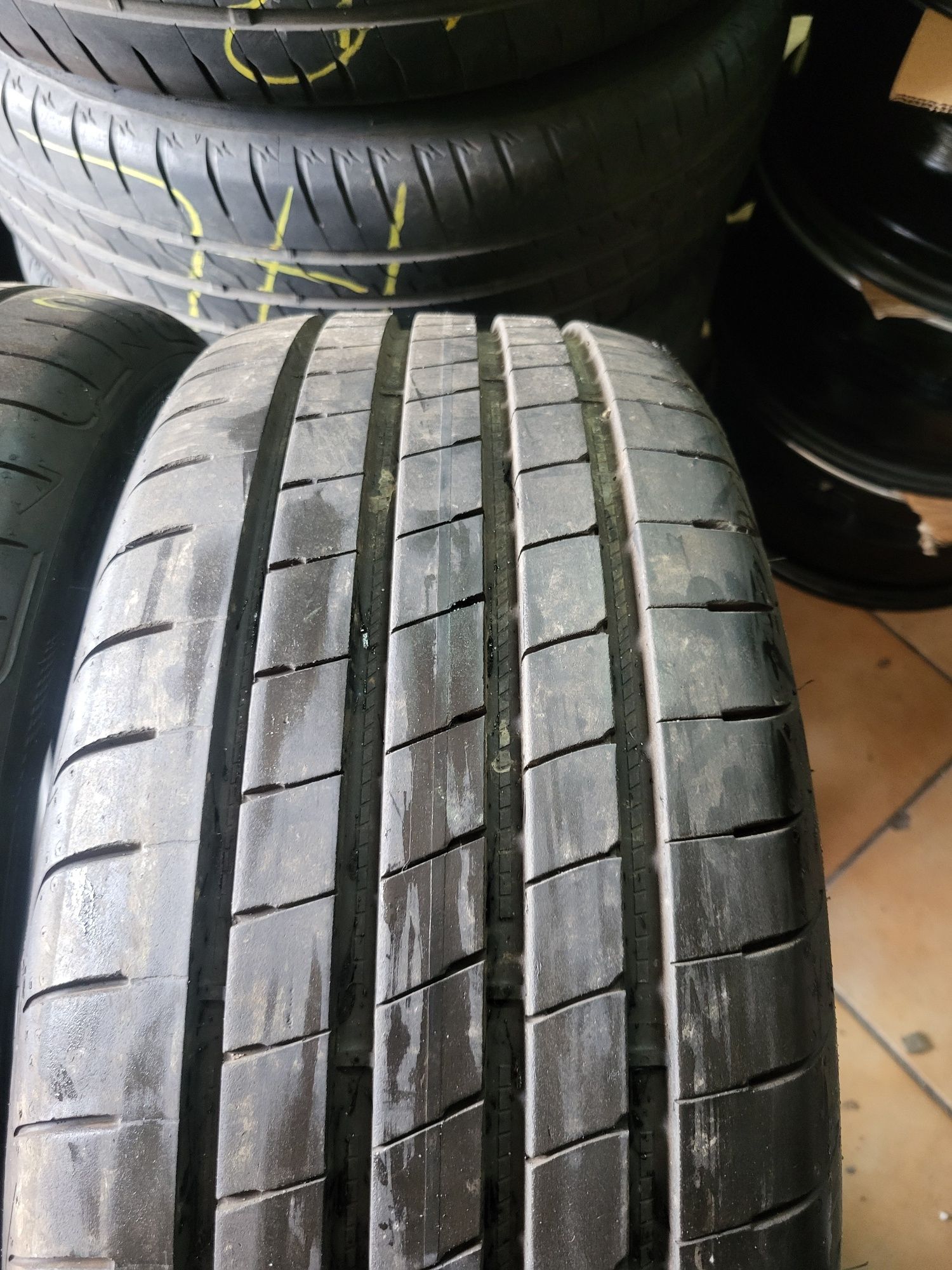4x225/45R19 Goodyer Eagle F1