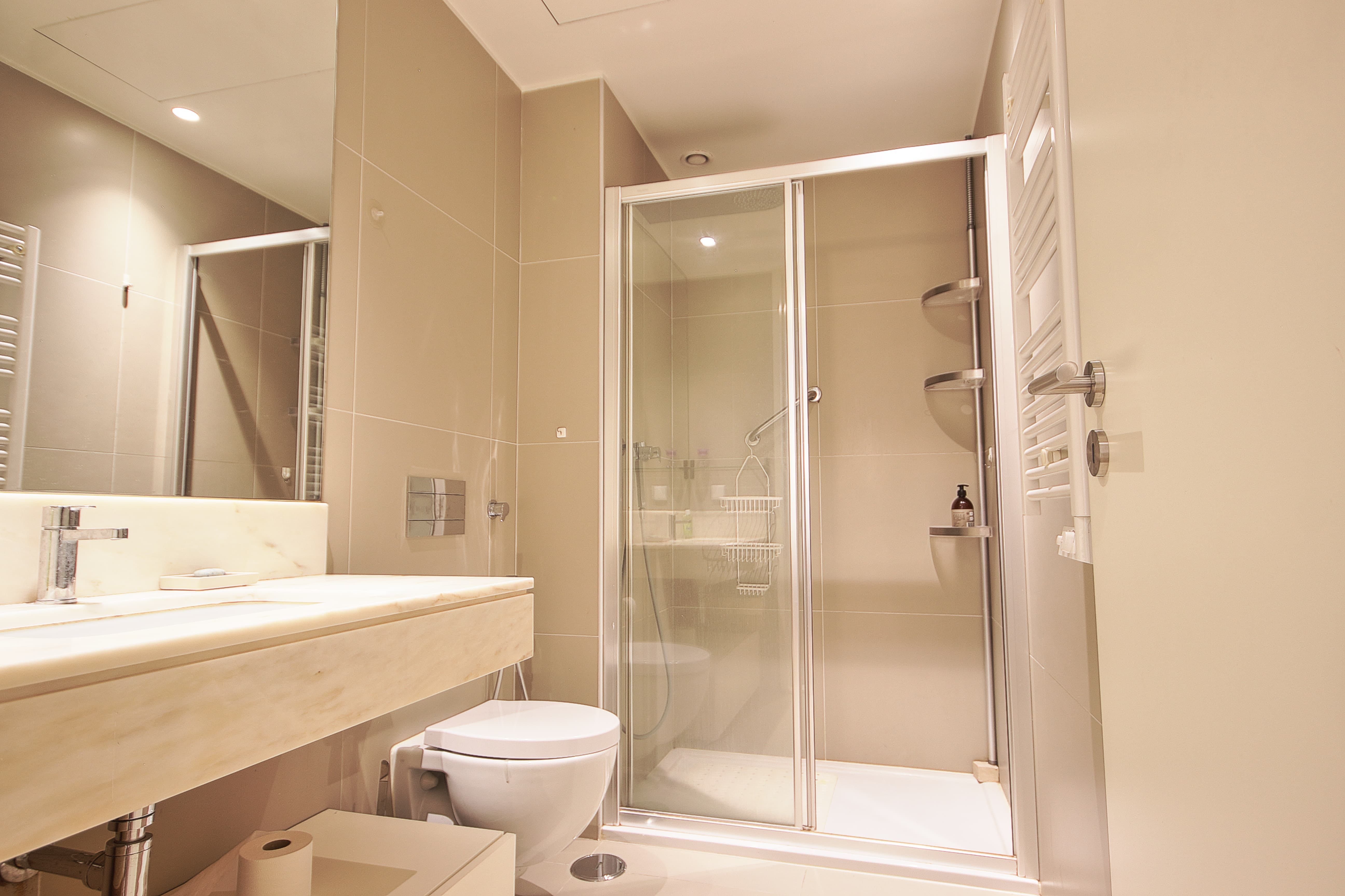 Apartamento T1 de Alto Luxo para Arrendamento – Campo Pequeno, Lisboa