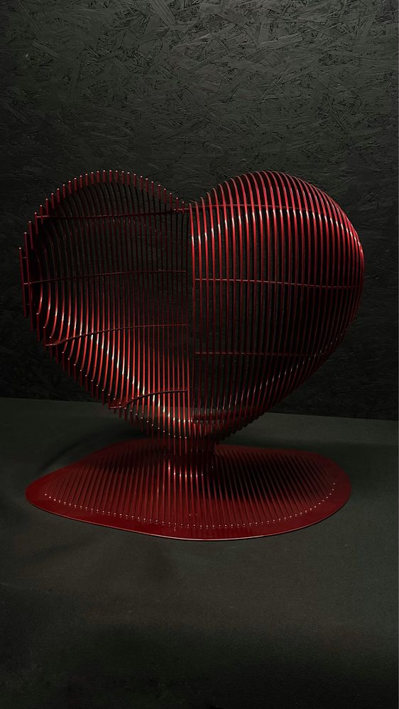 Металева скульптура серце — витончений арт-об'єкт для вашого простору