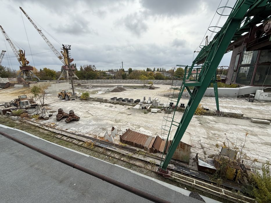 Здам в оренду цілий або частину майданчика