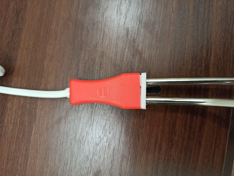 Кипятильник электрический новый