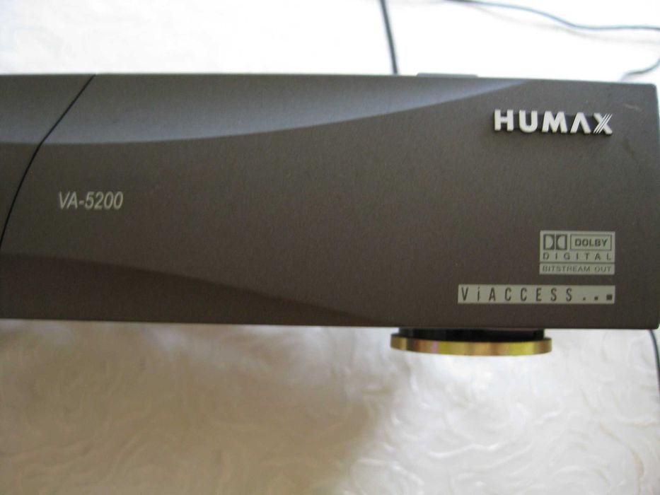 Спутнікові антени і тюнери