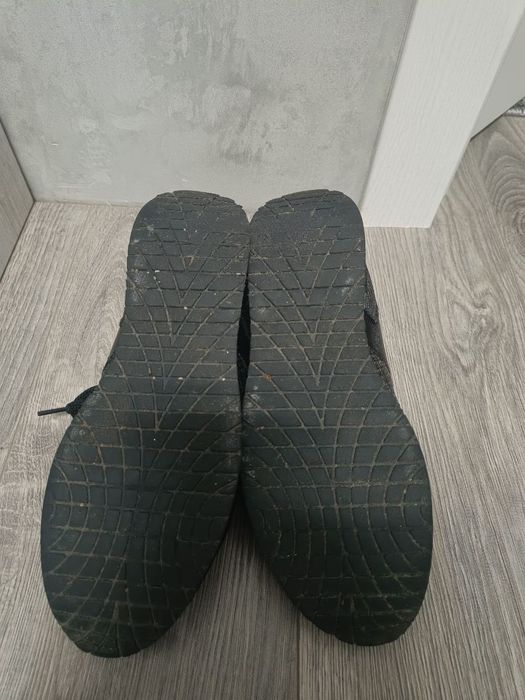 Кросівки шкіряні