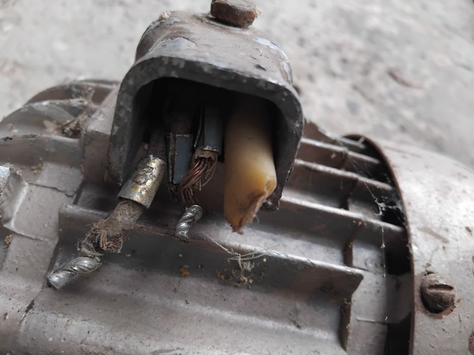 Продам електро двигуни