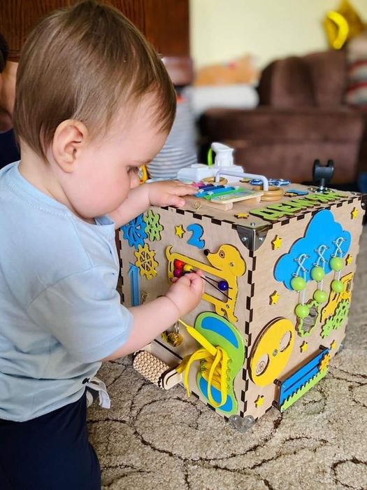 Бізікуб,бізіборди, бізідошка, развивающие игрушки,розвиваючі іграшки