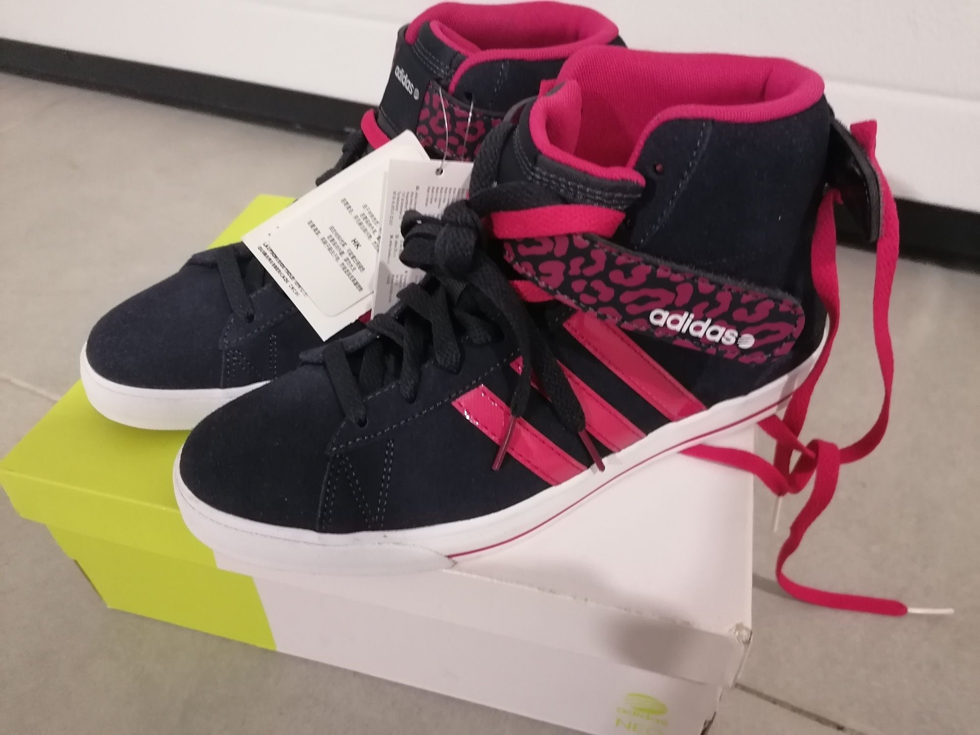 Ténis Adidas 39 - novos com etiqueta