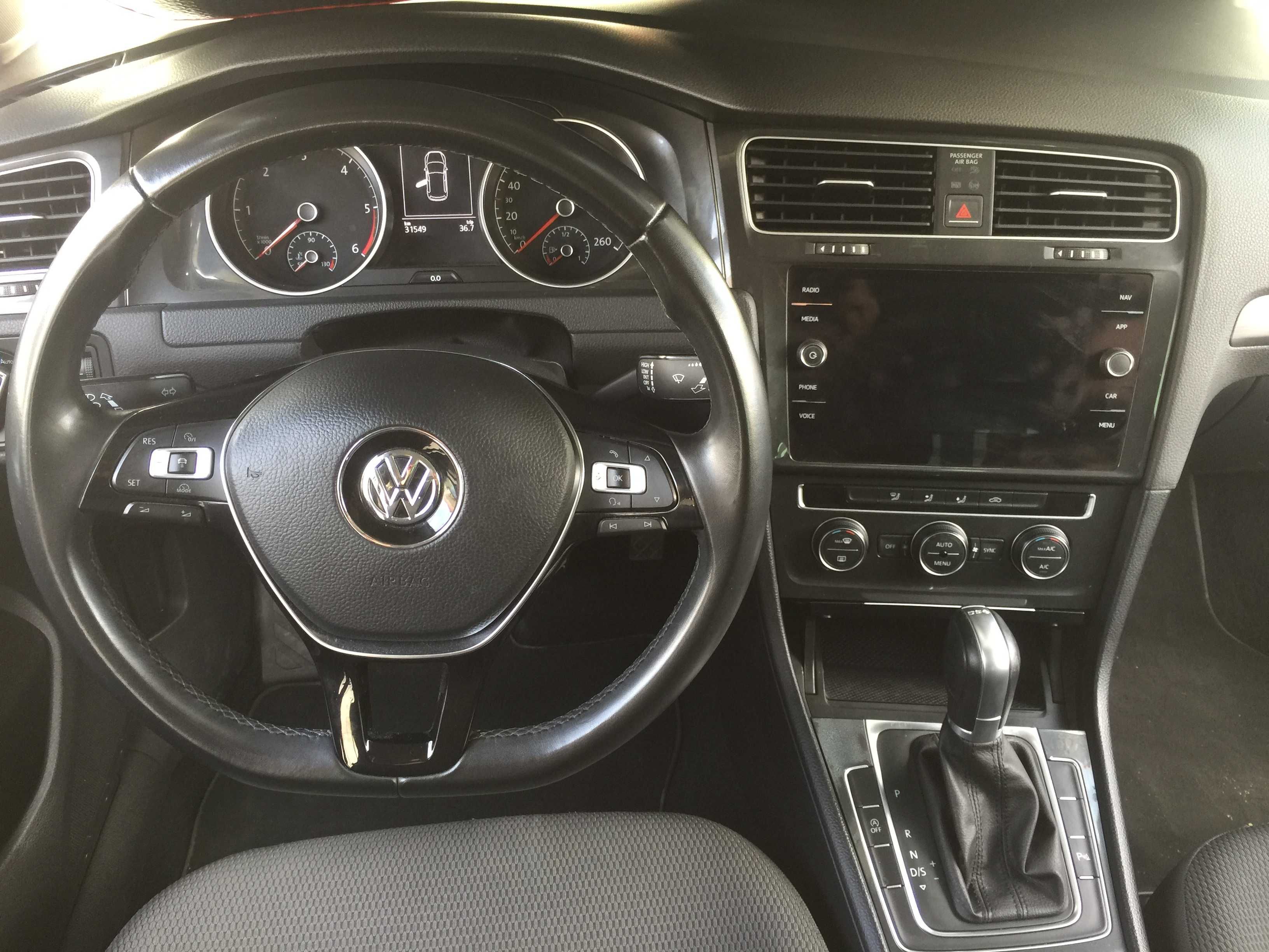 VW Golf VII 1.6 TDi DSG (automático)