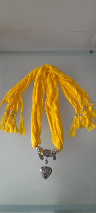 Echarp com pendente