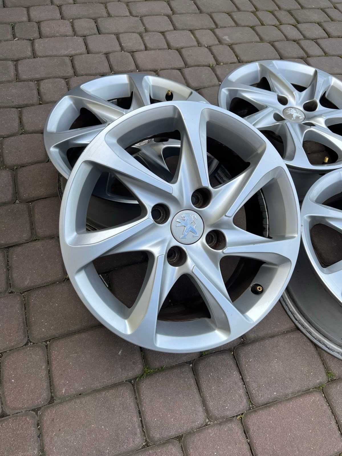 Oryginalne alufelgi Peugeot 4x108 15 cali  208 307 C3 C4 207