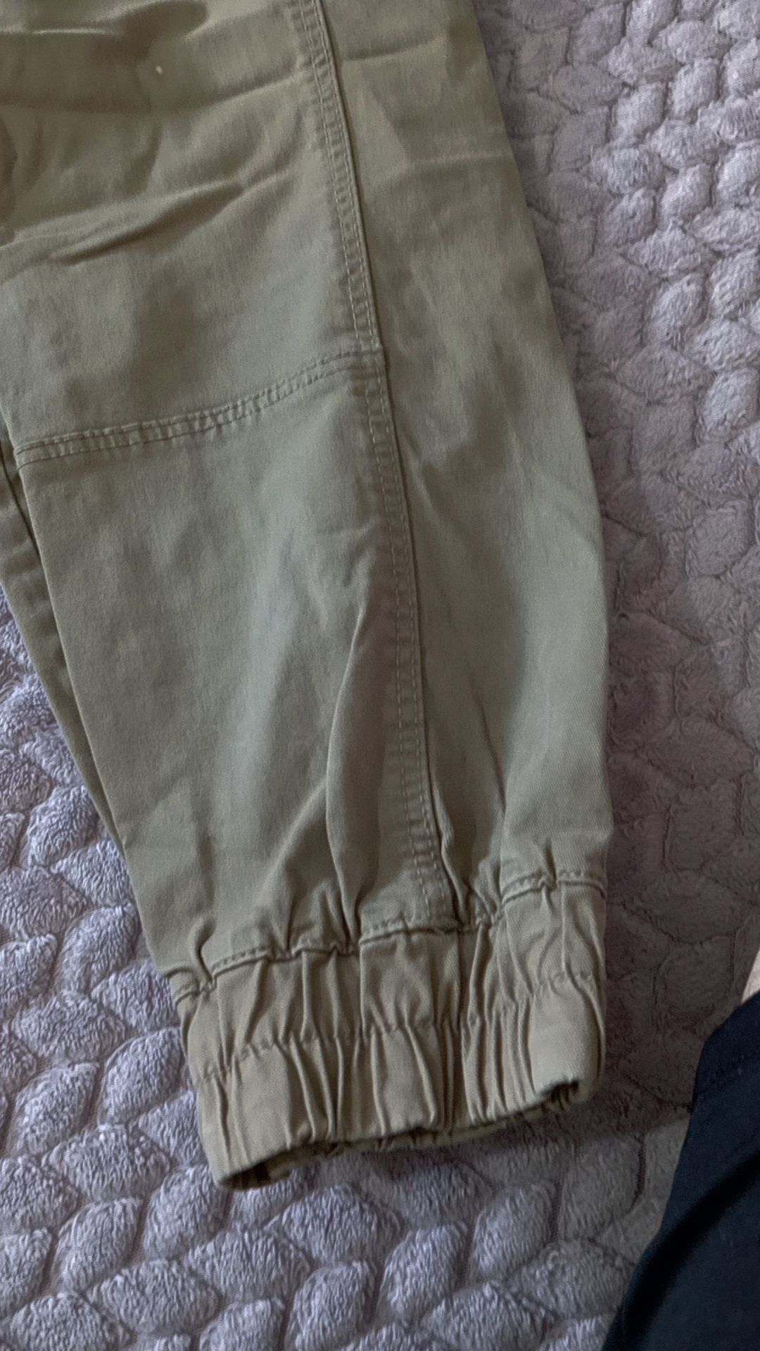 Calça cargo beje da Bershka