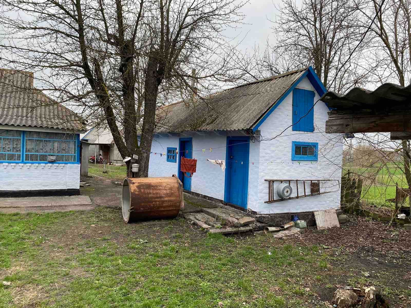 Продам 2  Дома с хоз постройками  с. Тарган Володарского района