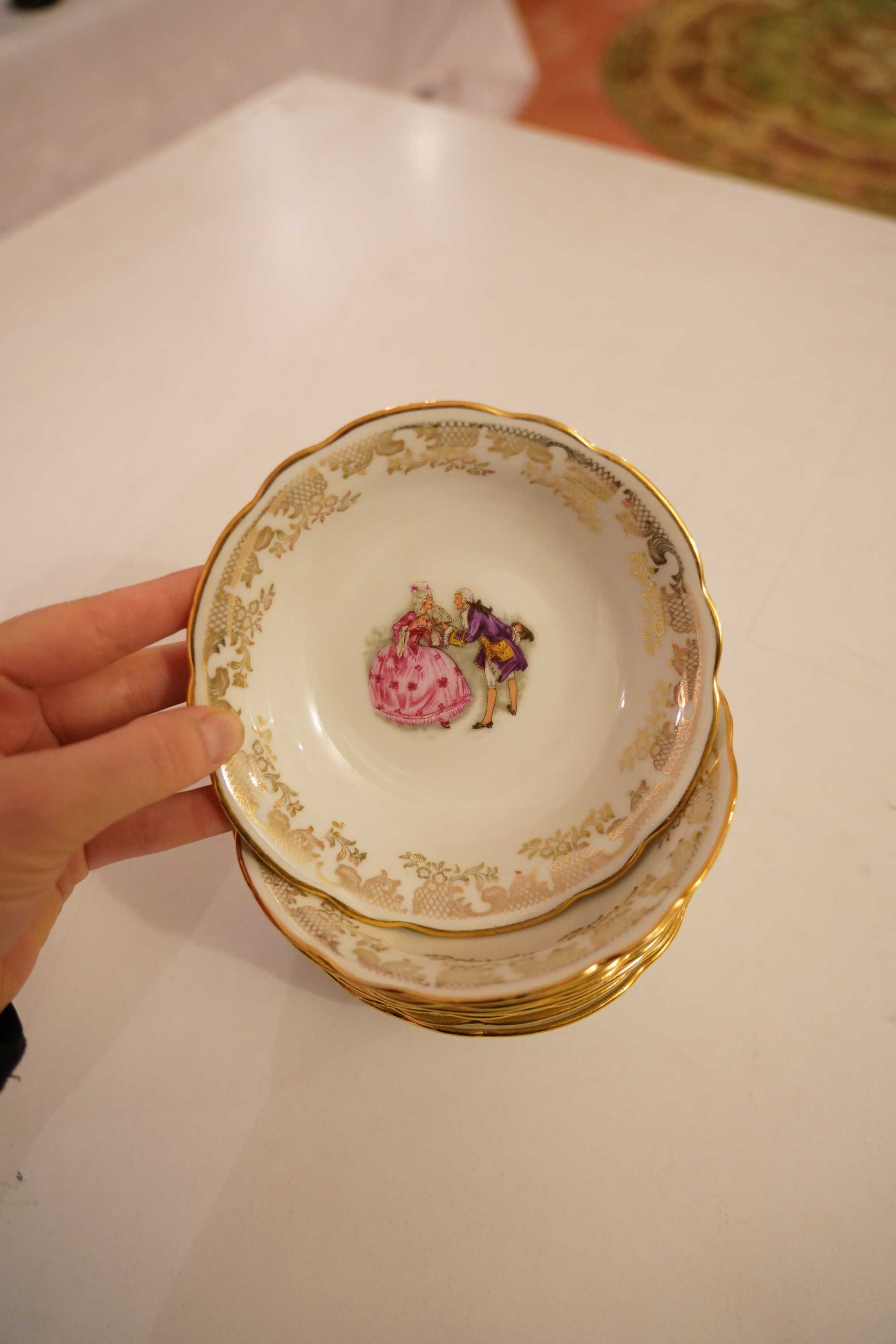 Conjunto de Taças em Porcelana de Luxo CNP