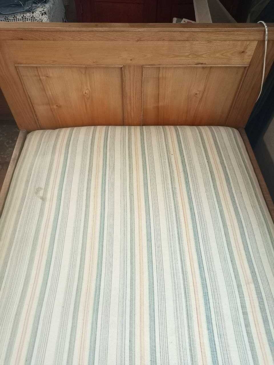 Ліжко дубове одномісне