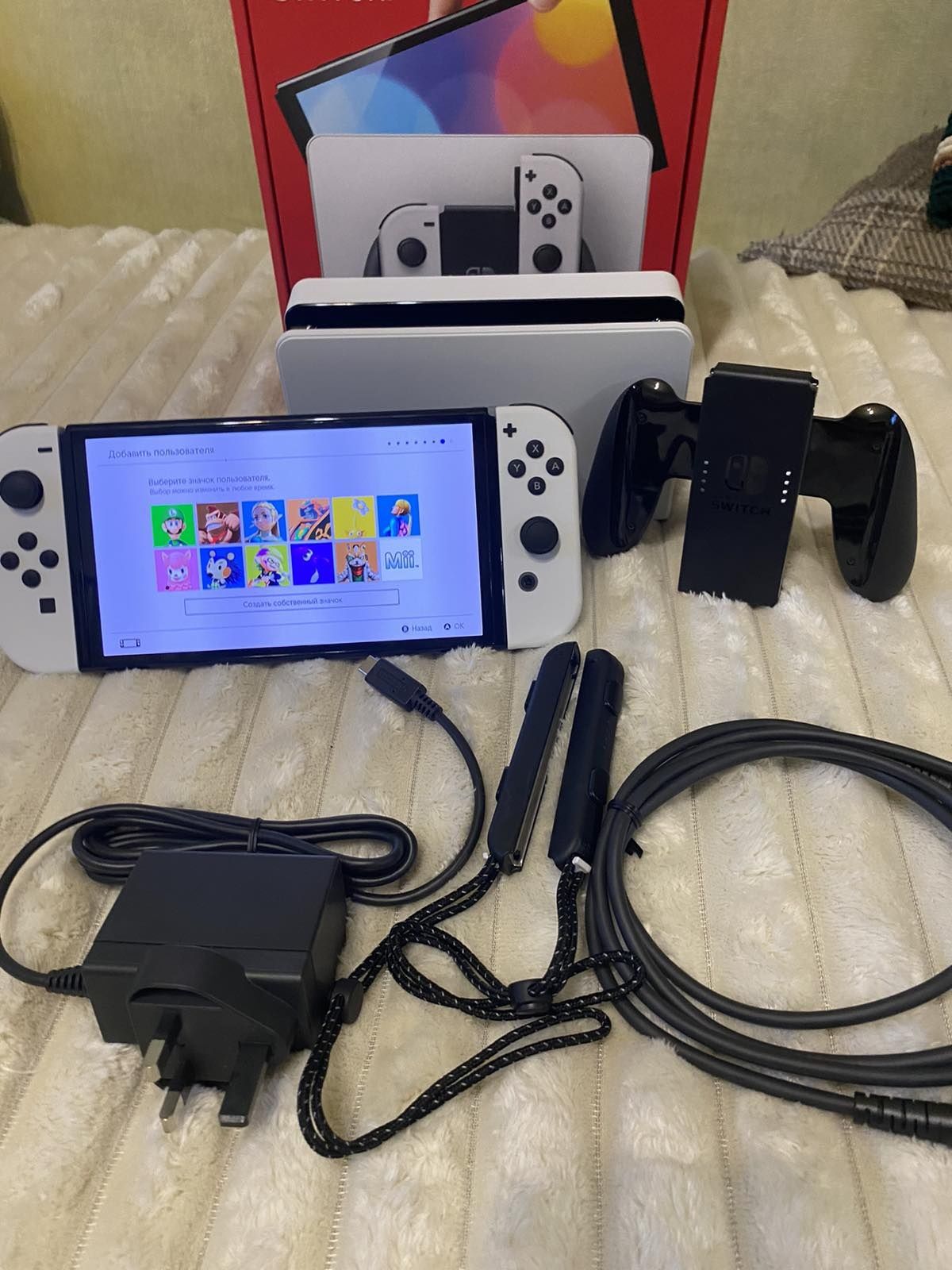 Nintendo switch oled 64GB White.