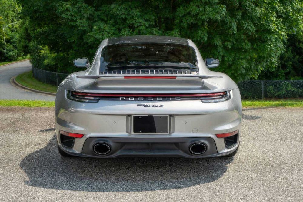 Porsche 911 Turbo S      2021