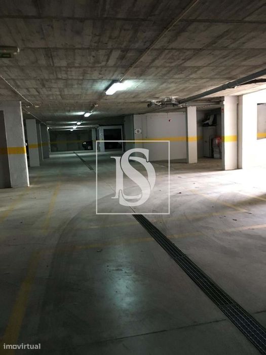 Lugar de garagem em Tavira