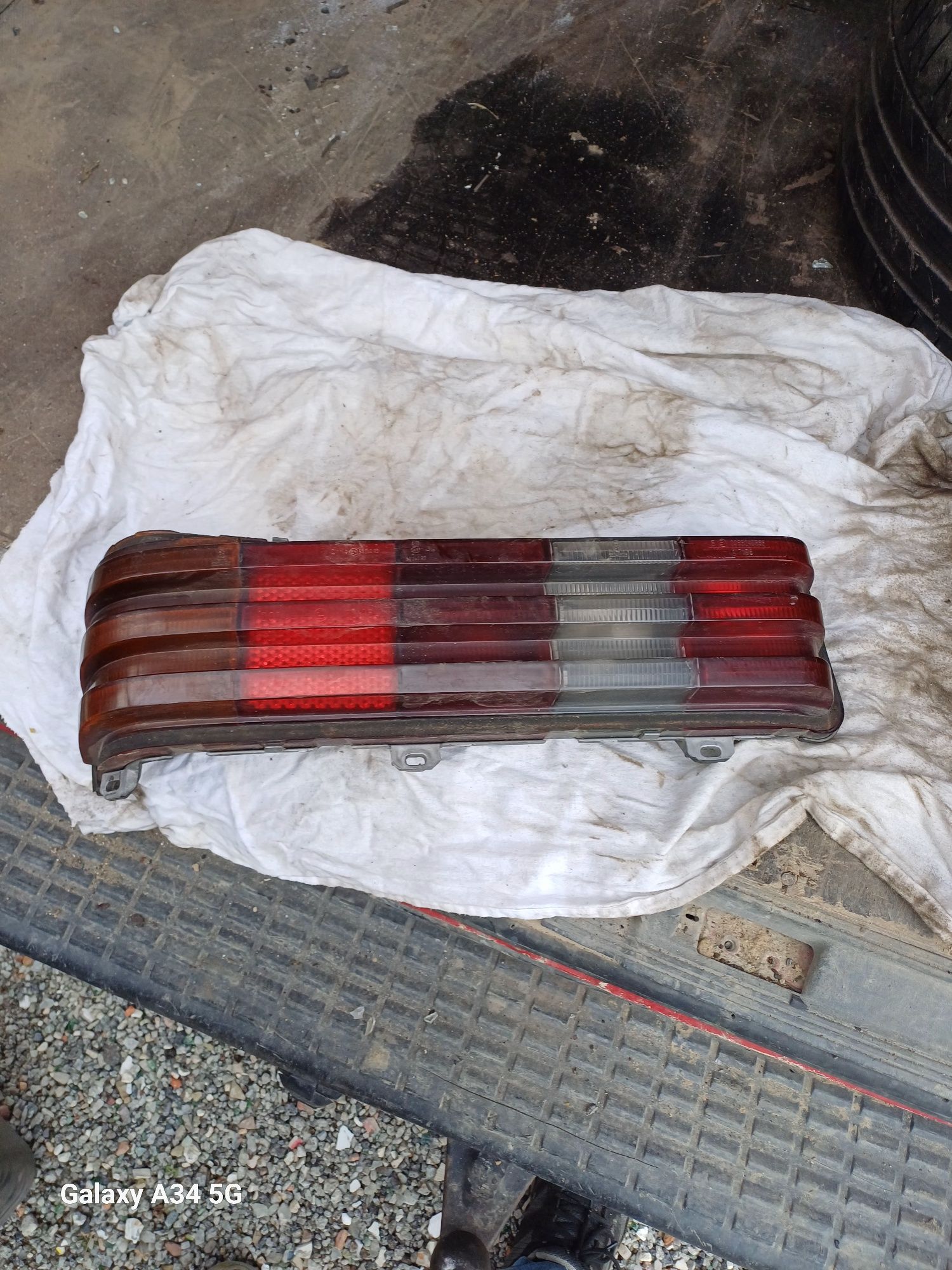 Lampa tylna lewą mercedes w123