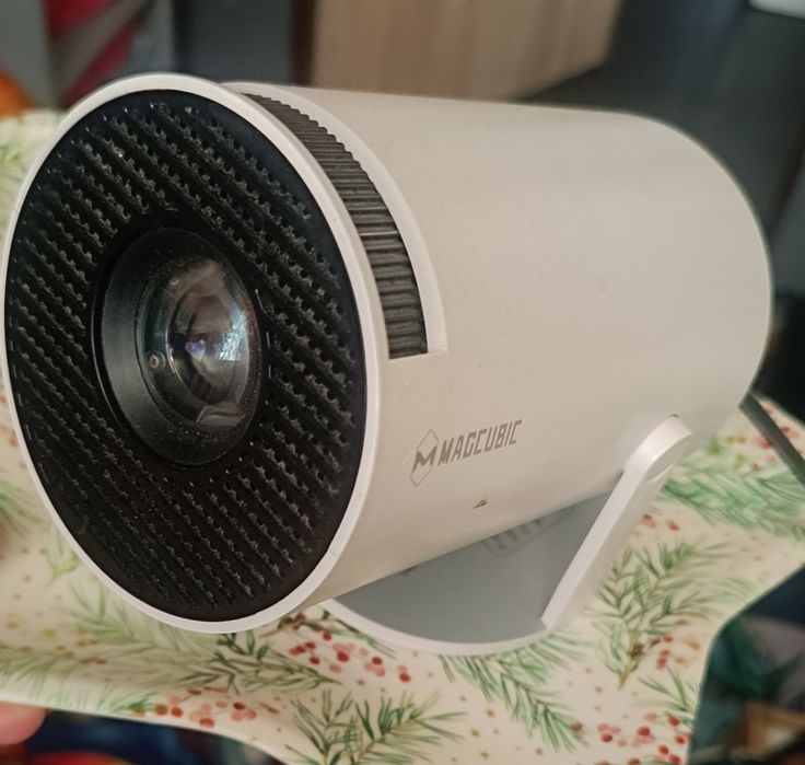 Projektor plus ekran