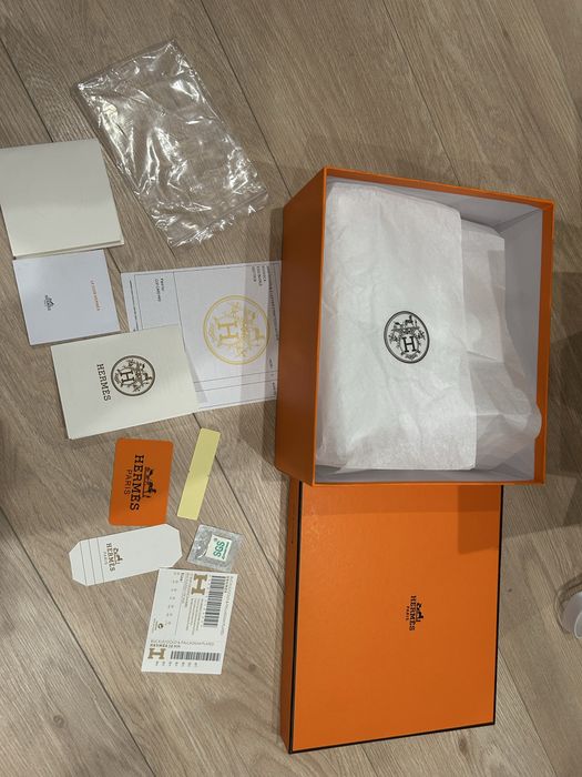 Коробка Hermes с документами и внешней упаковкой