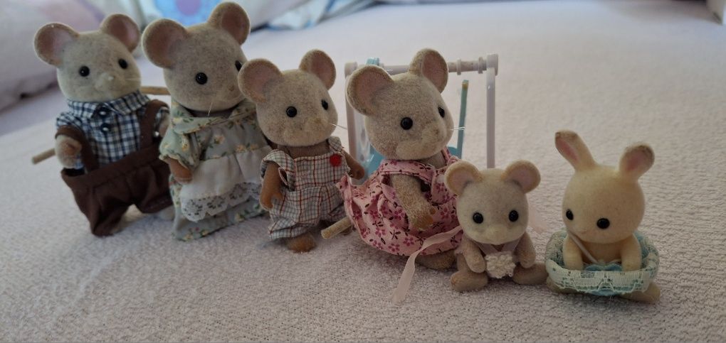 Figurki sylvanian families myszki + baby króliczek i huśtawka