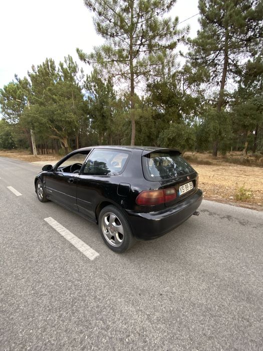 Honda Civic EG com bastante material