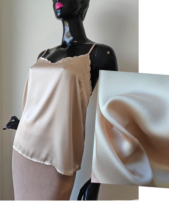 Атласний топ в білизняному стилі