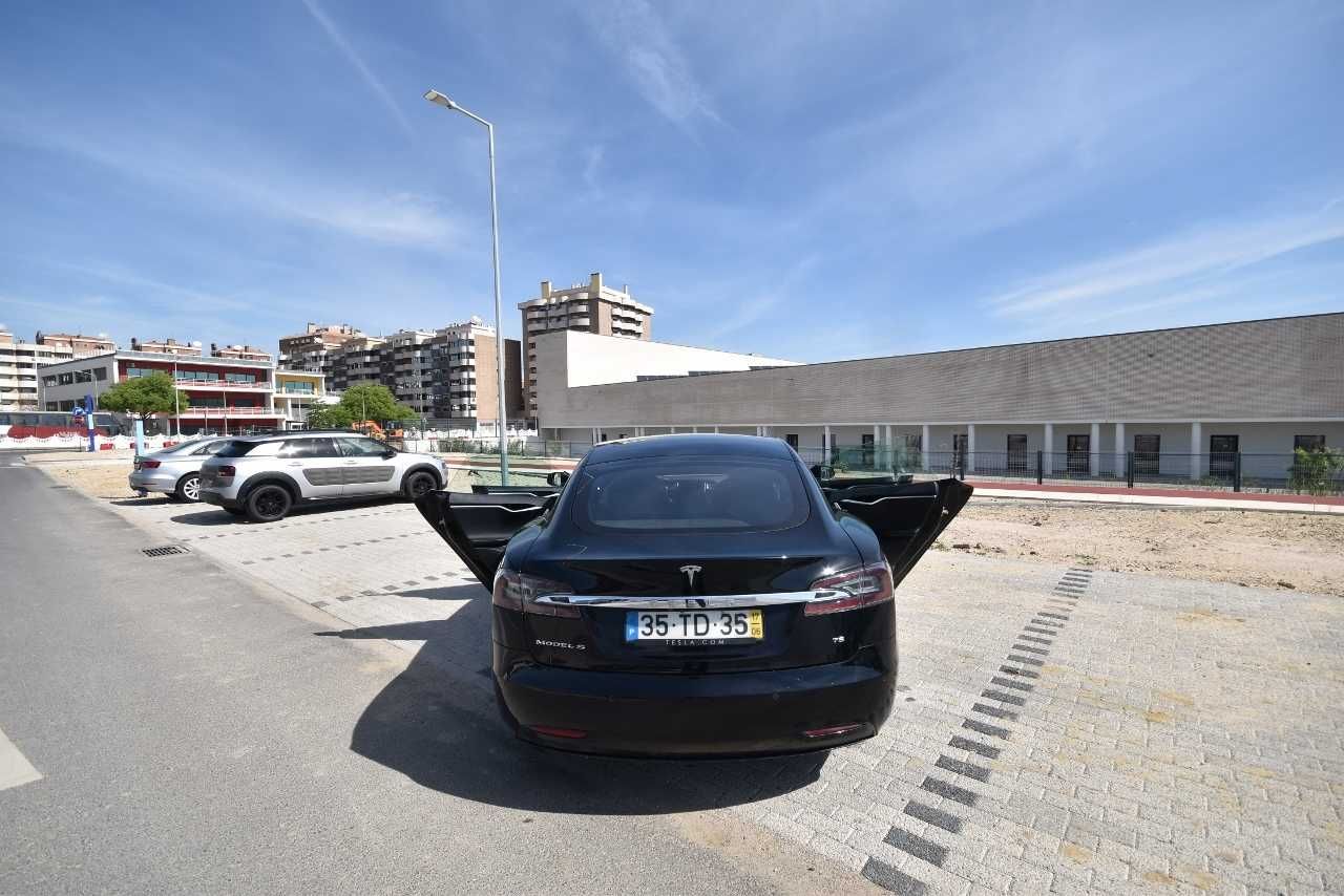 Carro Tesla model S 75 nacional - Urgente