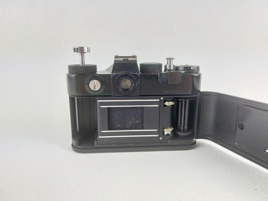 Stary aparat fotograficzny Zenit 12XP PRL