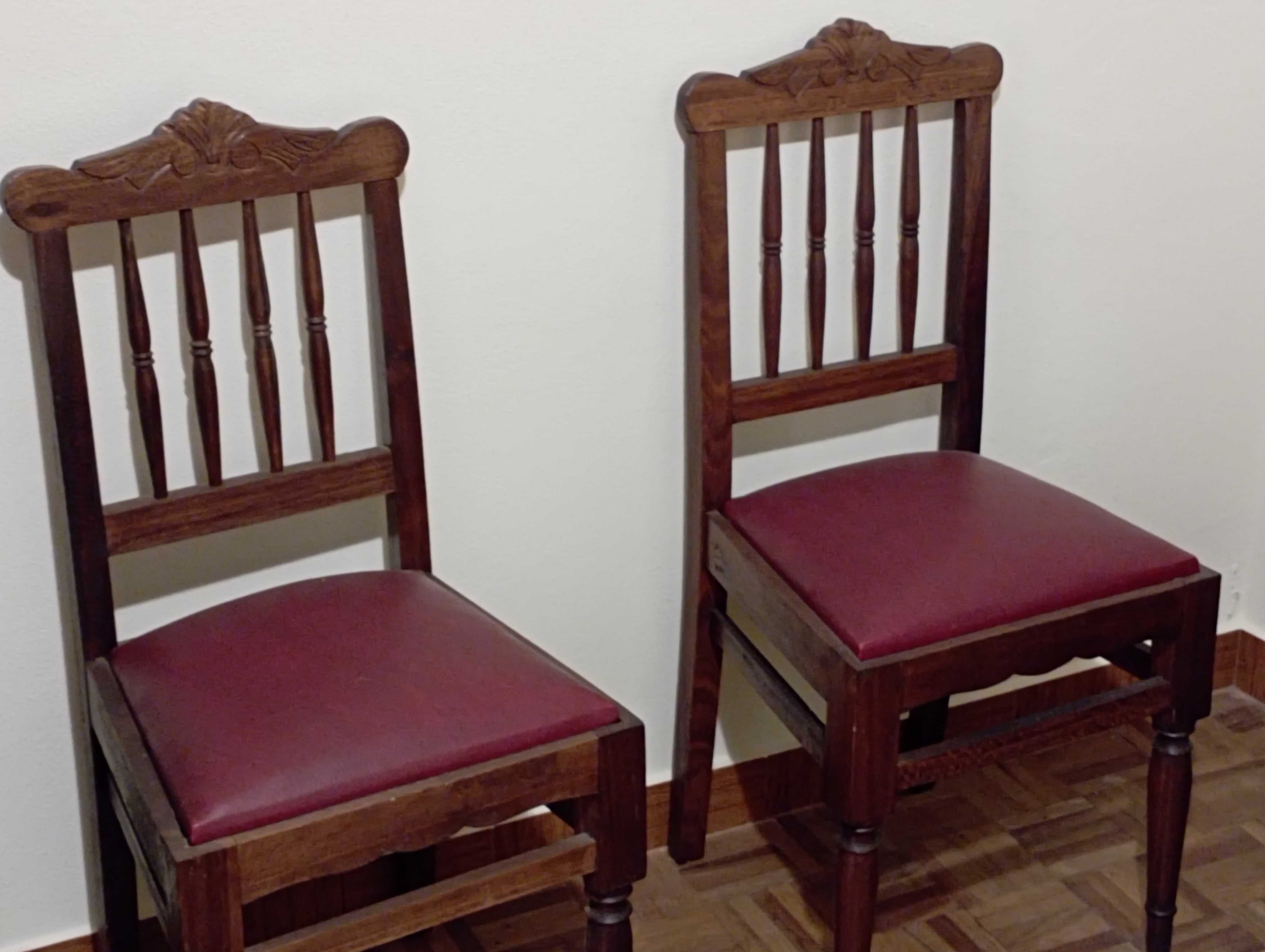 2 cadeiras antigas