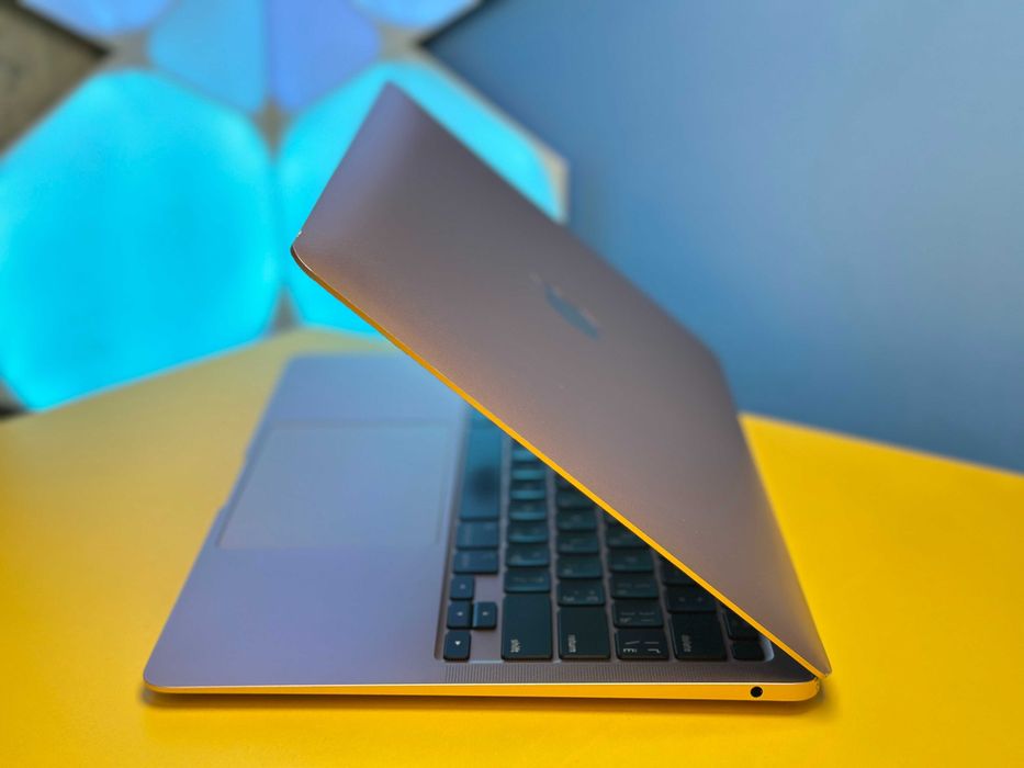 Ноутбук Apple MacBook Air 13" Gold 2020 (142151) Б/У З ГАРАНТІЄЮ