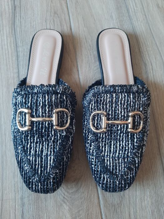Mules de senhora em preto n. ⁰38.