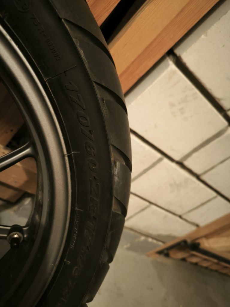 Tylna felga z oponą BMW GS 1200