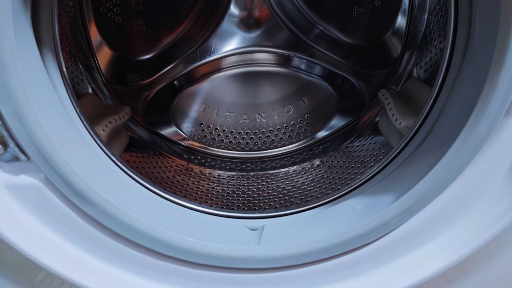 Стиральная инверторная машина Hotpoint-Ariston до 7кг 1200об/м A+++