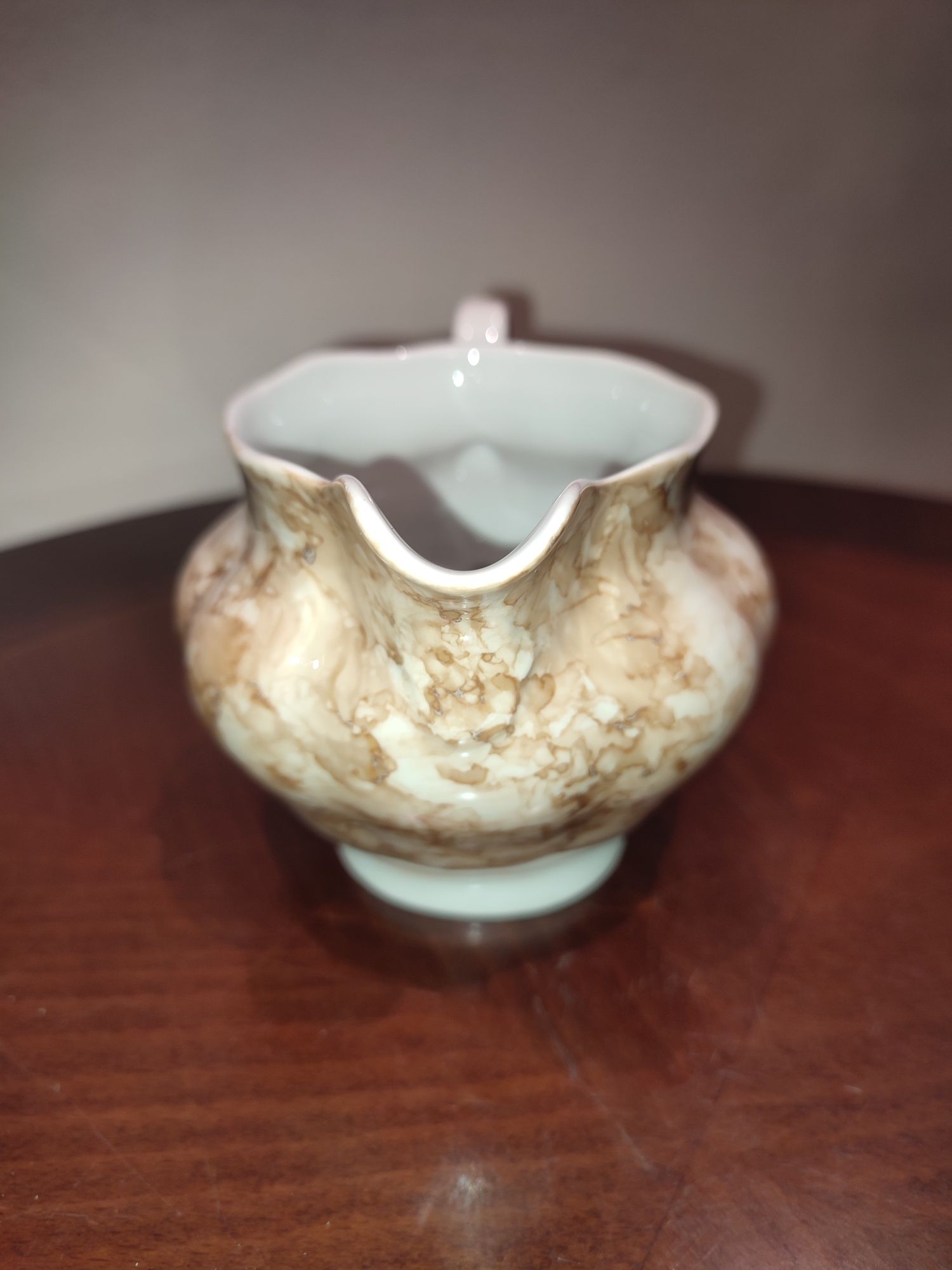 Śliczny stary mlecznik porcelana Karolina