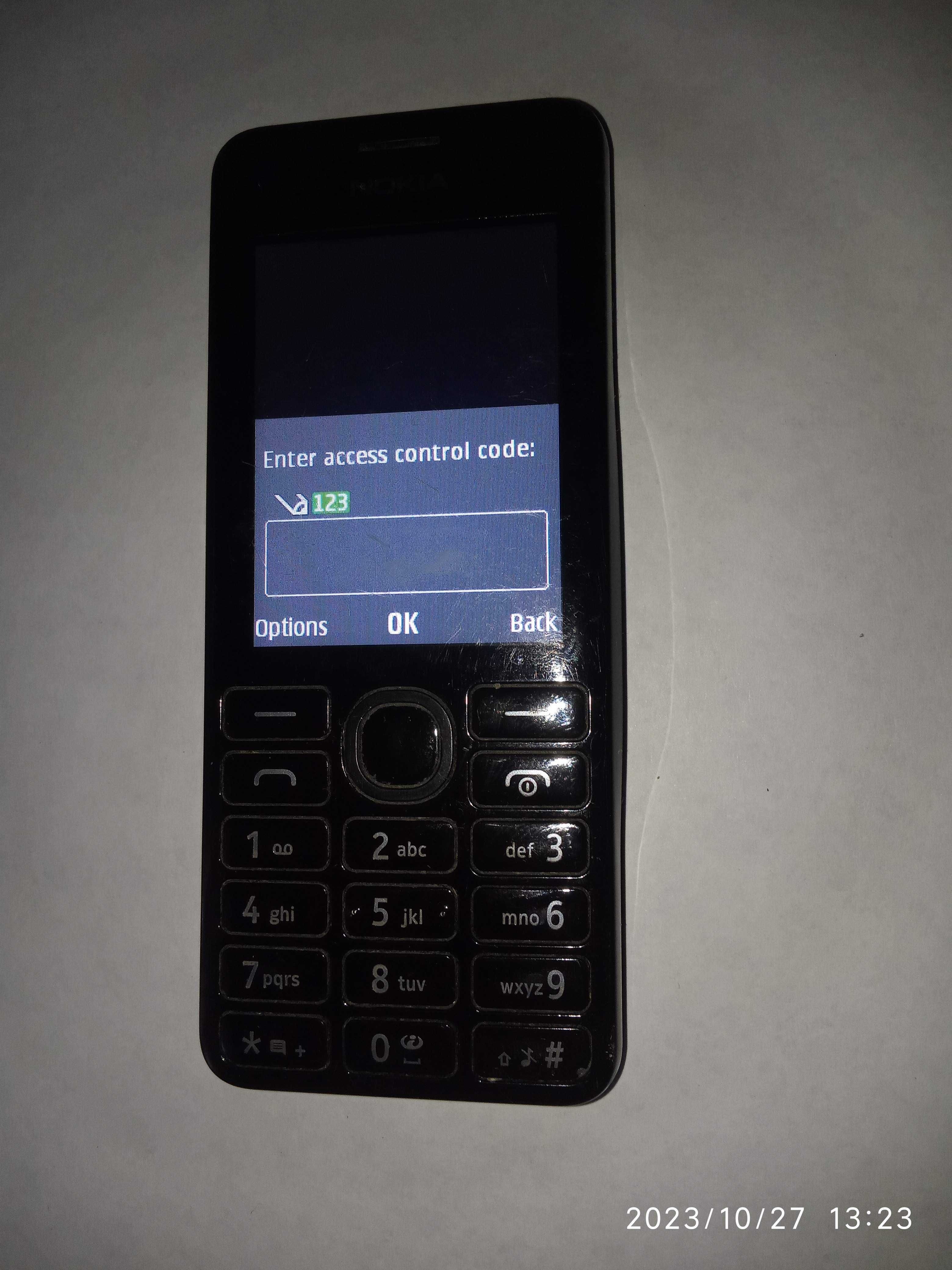 мобильный телефон  Nokia RM-873